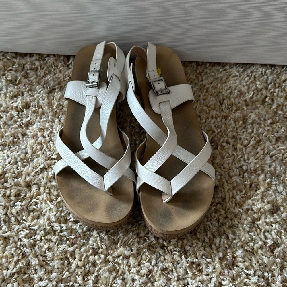 ✨Volatile Strap Low Wedge Sandals